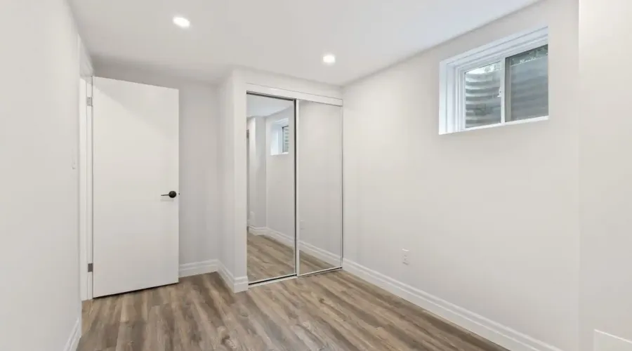 2535 Robin Drive, Mississauga, Ontario, L5K 2G2, Canada, 4 Bedrooms Bedrooms, ,4 BathroomsBathrooms,Residential,For Sale,Robin Drive,1839356