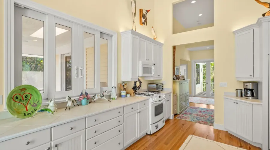 2681 Coconut Drive, Sanibel, Florida, 33957, United States, 3 Bedrooms Bedrooms, 12 Rooms Rooms,3 BathroomsBathrooms,Residential,For Sale,Coconut,1839783