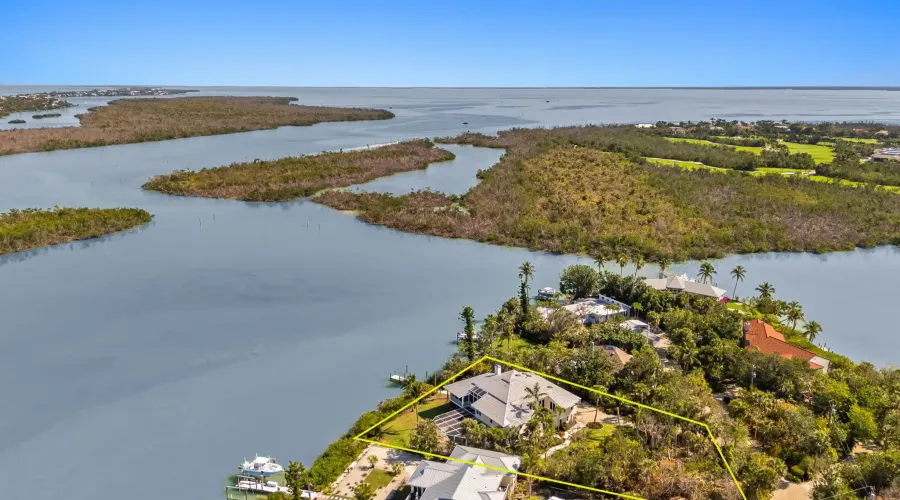 2681 Coconut Drive, Sanibel, Florida, 33957, United States, 3 Bedrooms Bedrooms, 12 Rooms Rooms,3 BathroomsBathrooms,Residential,For Sale,Coconut,1839783