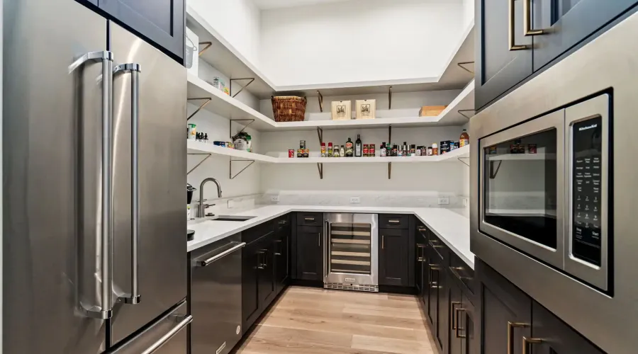 493 Myrtle Rd, Naples, Florida, 34108, United States, 4 Bedrooms Bedrooms, 13 Rooms Rooms,6 BathroomsBathrooms,Single family home,For Sale,Myrtle,1839785