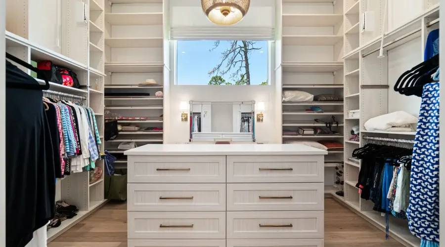 493 Myrtle Rd, Naples, Florida, 34108, United States, 4 Bedrooms Bedrooms, 13 Rooms Rooms,6 BathroomsBathrooms,Single family home,For Sale,Myrtle,1839785