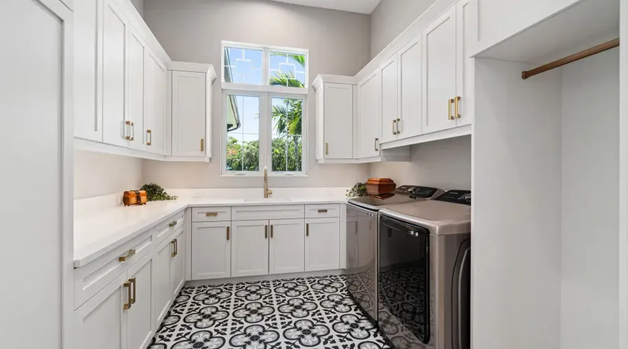 493 Myrtle Rd, Naples, Florida, 34108, United States, 4 Bedrooms Bedrooms, 13 Rooms Rooms,6 BathroomsBathrooms,Single family home,For Sale,Myrtle,1839785