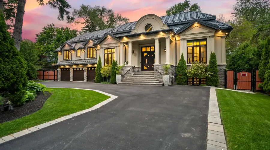 539 Old Poplar Row, Mississauga, Ontario, L5J 2N9, Canada, 5 Bedrooms Bedrooms, ,7 BathroomsBathrooms,Residential,For Sale,Old Poplar Row,1843480