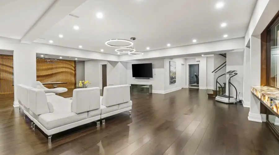 539 Old Poplar Row, Mississauga, Ontario, L5J 2N9, Canada, 5 Bedrooms Bedrooms, ,7 BathroomsBathrooms,Residential,For Sale,Old Poplar Row,1843480
