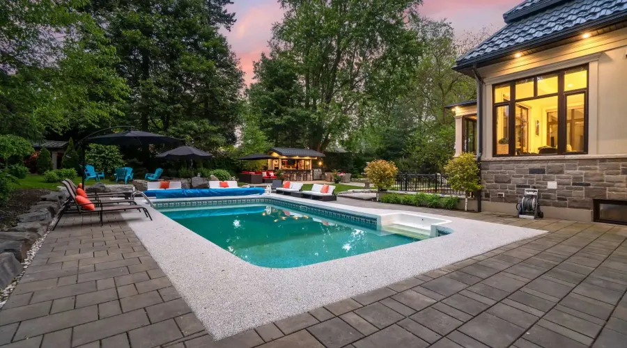 539 Old Poplar Row, Mississauga, Ontario, L5J 2N9, Canada, 5 Bedrooms Bedrooms, ,7 BathroomsBathrooms,Residential,For Sale,Old Poplar Row,1843480