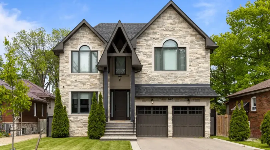 1487 Myron Drive, Mississauga, Ontario, L5E 2N5, Canada, 4 Bedrooms Bedrooms, ,6 BathroomsBathrooms,Residential,For Sale,Myron Drive,1843481