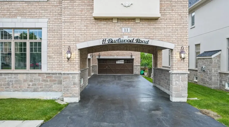 11 Burlwood Road, Brampton, Ontario, L6P 4E9, Canada, 6 Bedrooms Bedrooms, ,7 BathroomsBathrooms,Residential,For Sale,Burlwood Road,1849582