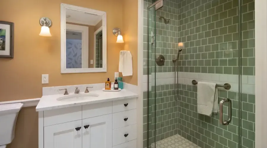 Address not available!, 12 Rooms Rooms,5 BathroomsBathrooms,Residential,For Sale,East,1850679