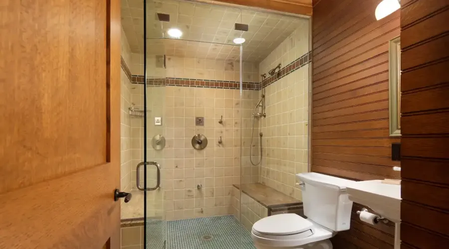 Address not available!, 12 Rooms Rooms,5 BathroomsBathrooms,Residential,For Sale,East,1850679