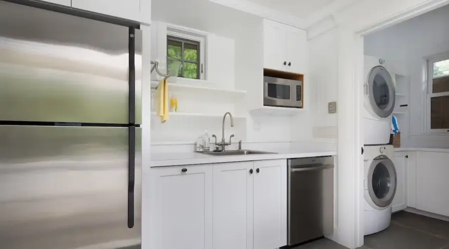 Address not available!, 12 Rooms Rooms,5 BathroomsBathrooms,Residential,For Sale,East,1850679