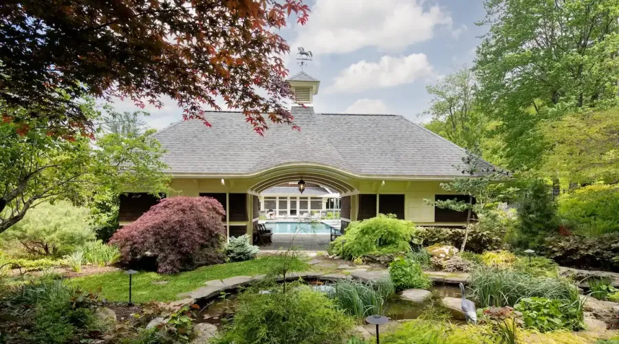 Address not available!, 12 Rooms Rooms,5 BathroomsBathrooms,Residential,For Sale,East,1850679