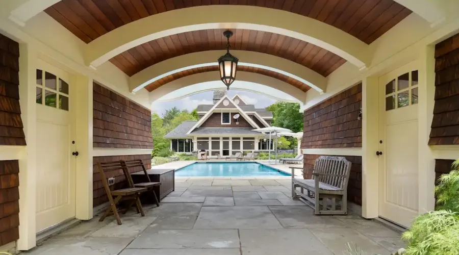Address not available!, 12 Rooms Rooms,5 BathroomsBathrooms,Residential,For Sale,East,1850679