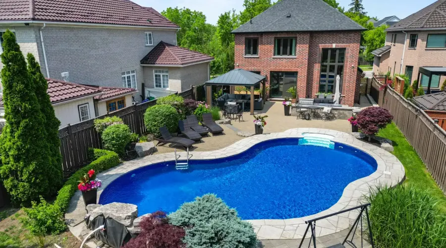 956 Sombrero Way, Mississauga, Ontario, L5W 1S9, Canada, 4 Bedrooms Bedrooms, ,5 BathroomsBathrooms,Residential,For Sale,Sombrero Way,1860337