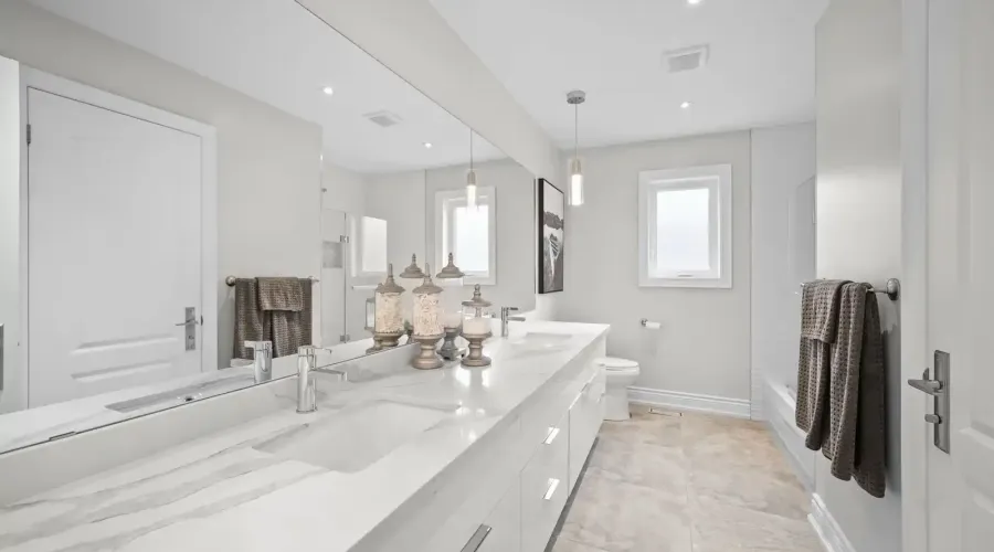 956 Sombrero Way, Mississauga, Ontario, L5W 1S9, Canada, 4 Bedrooms Bedrooms, ,5 BathroomsBathrooms,Residential,For Sale,Sombrero Way,1860337