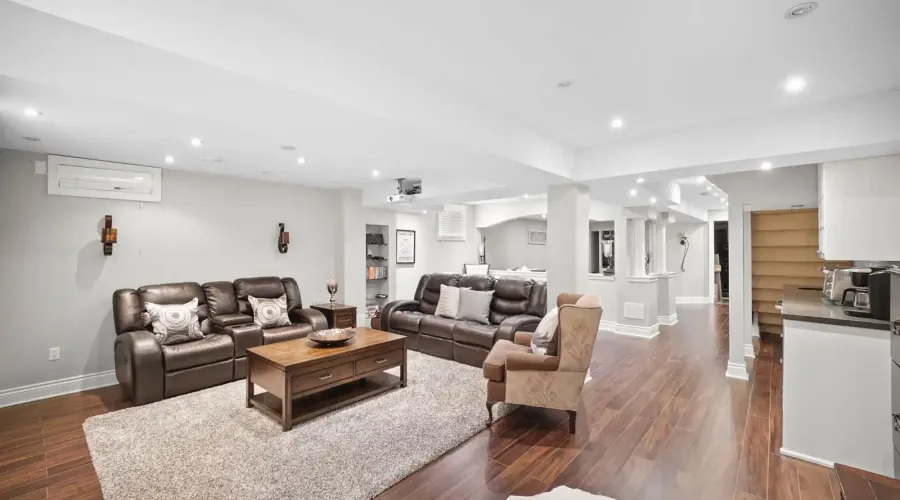 956 Sombrero Way, Mississauga, Ontario, L5W 1S9, Canada, 4 Bedrooms Bedrooms, ,5 BathroomsBathrooms,Residential,For Sale,Sombrero Way,1860337