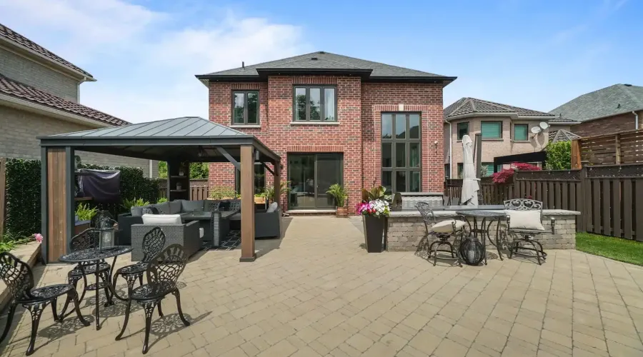 956 Sombrero Way, Mississauga, Ontario, L5W 1S9, Canada, 4 Bedrooms Bedrooms, ,5 BathroomsBathrooms,Residential,For Sale,Sombrero Way,1860337
