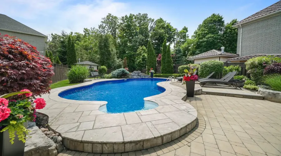 956 Sombrero Way, Mississauga, Ontario, L5W 1S9, Canada, 4 Bedrooms Bedrooms, ,5 BathroomsBathrooms,Residential,For Sale,Sombrero Way,1860337