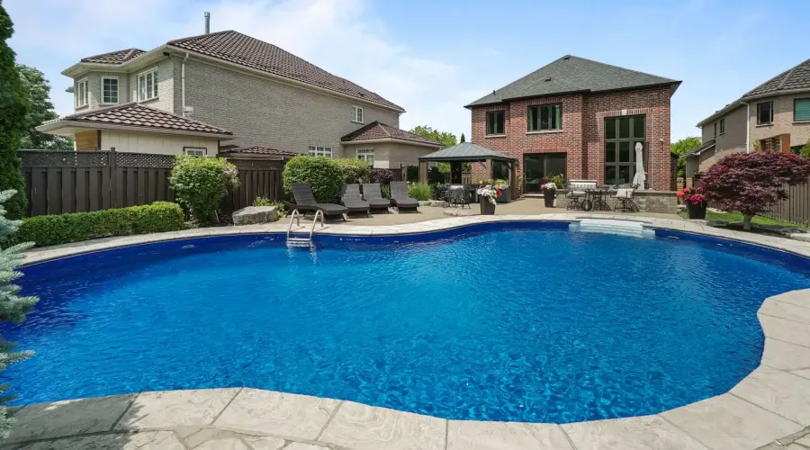 956 Sombrero Way, Mississauga, Ontario, L5W 1S9, Canada, 4 Bedrooms Bedrooms, ,5 BathroomsBathrooms,Residential,For Sale,Sombrero Way,1860337