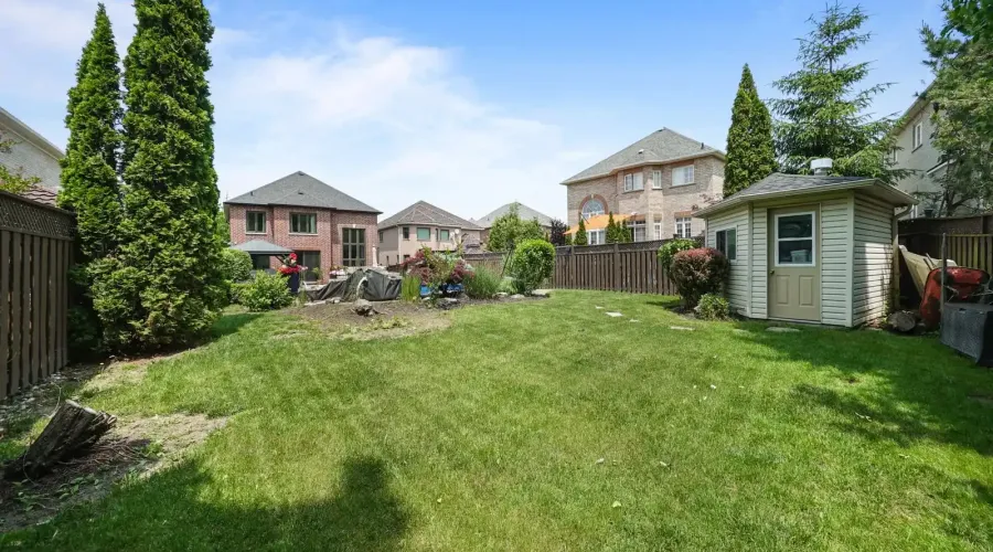 956 Sombrero Way, Mississauga, Ontario, L5W 1S9, Canada, 4 Bedrooms Bedrooms, ,5 BathroomsBathrooms,Residential,For Sale,Sombrero Way,1860337