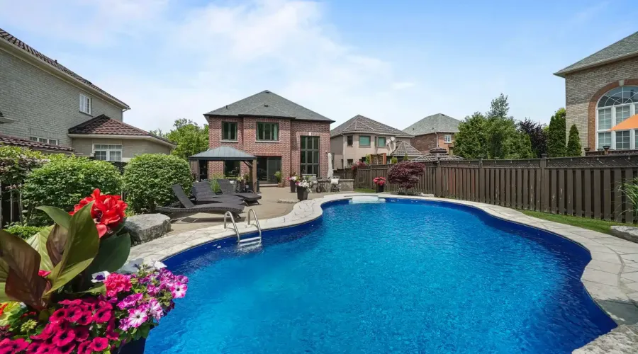 956 Sombrero Way, Mississauga, Ontario, L5W 1S9, Canada, 4 Bedrooms Bedrooms, ,5 BathroomsBathrooms,Residential,For Sale,Sombrero Way,1860337