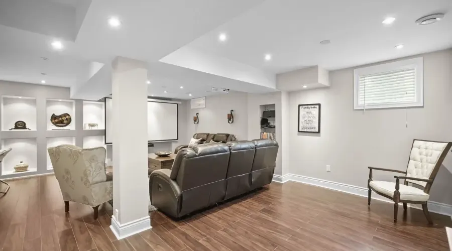 956 Sombrero Way, Mississauga, Ontario, L5W 1S9, Canada, 4 Bedrooms Bedrooms, ,5 BathroomsBathrooms,Residential,For Sale,Sombrero Way,1860337