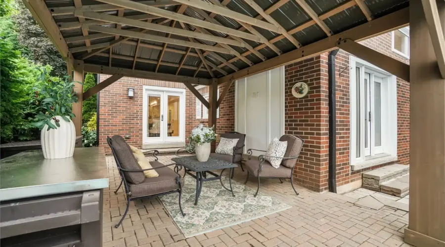 1882 Sherwood Forrest Circle, Mississauga, Ontario, L5K 2E7, Canada, 5 Bedrooms Bedrooms, ,5 BathroomsBathrooms,Residential,For Sale,Sherwood Forrest Circle,1860338
