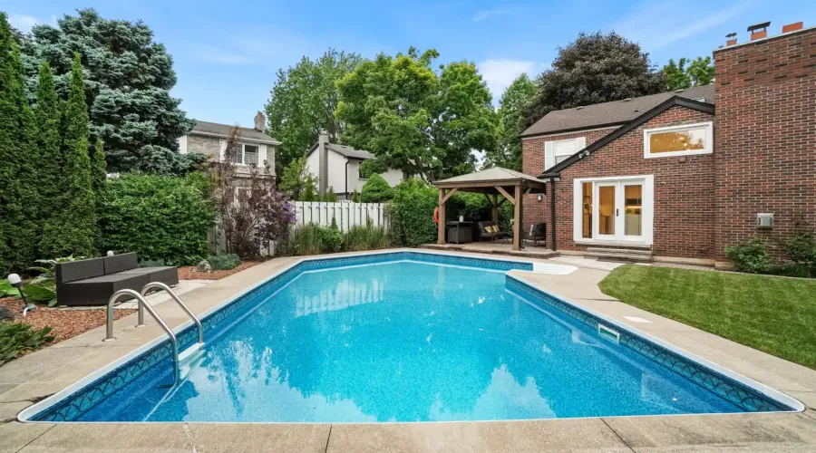 1882 Sherwood Forrest Circle, Mississauga, Ontario, L5K 2E7, Canada, 5 Bedrooms Bedrooms, ,5 BathroomsBathrooms,Residential,For Sale,Sherwood Forrest Circle,1860338