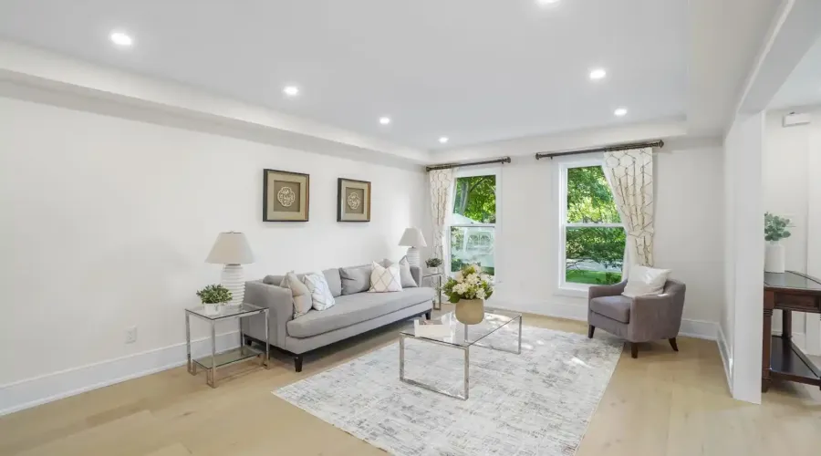 1882 Sherwood Forrest Circle, Mississauga, Ontario, L5K 2E7, Canada, 5 Bedrooms Bedrooms, ,5 BathroomsBathrooms,Residential,For Sale,Sherwood Forrest Circle,1860338