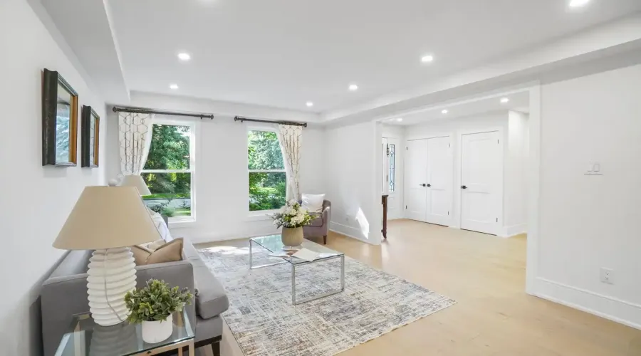 1882 Sherwood Forrest Circle, Mississauga, Ontario, L5K 2E7, Canada, 5 Bedrooms Bedrooms, ,5 BathroomsBathrooms,Residential,For Sale,Sherwood Forrest Circle,1860338