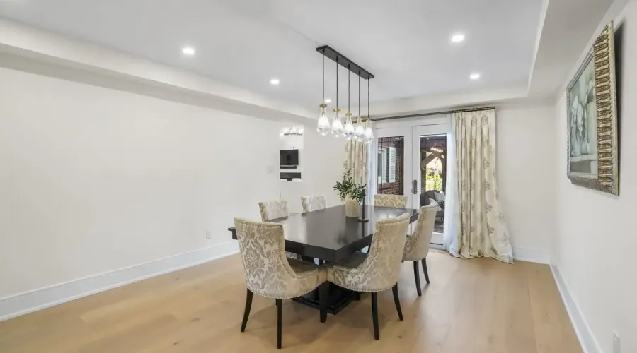 1882 Sherwood Forrest Circle, Mississauga, Ontario, L5K 2E7, Canada, 5 Bedrooms Bedrooms, ,5 BathroomsBathrooms,Residential,For Sale,Sherwood Forrest Circle,1860338