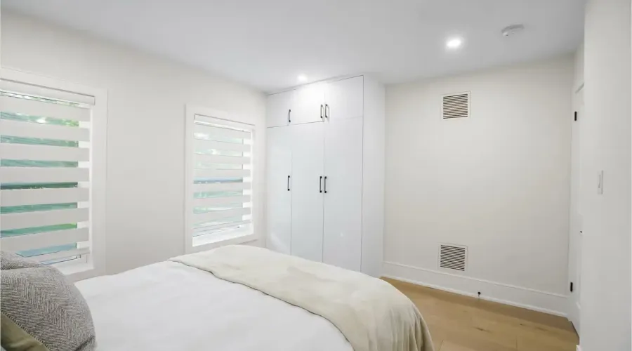 1882 Sherwood Forrest Circle, Mississauga, Ontario, L5K 2E7, Canada, 5 Bedrooms Bedrooms, ,5 BathroomsBathrooms,Residential,For Sale,Sherwood Forrest Circle,1860338