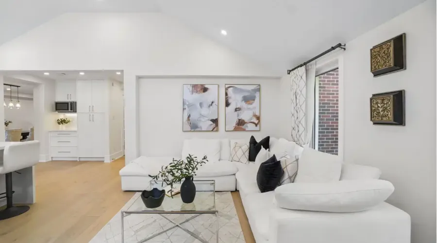 1882 Sherwood Forrest Circle, Mississauga, Ontario, L5K 2E7, Canada, 5 Bedrooms Bedrooms, ,5 BathroomsBathrooms,Residential,For Sale,Sherwood Forrest Circle,1860338