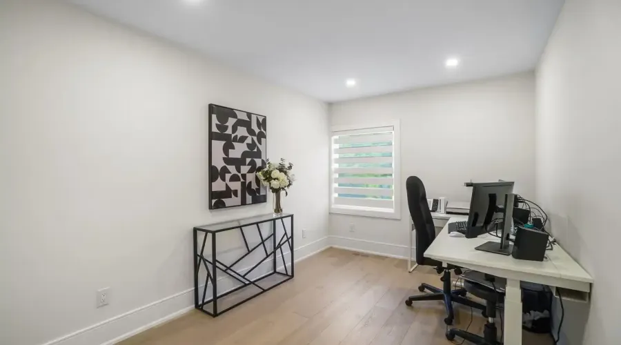 1882 Sherwood Forrest Circle, Mississauga, Ontario, L5K 2E7, Canada, 5 Bedrooms Bedrooms, ,5 BathroomsBathrooms,Residential,For Sale,Sherwood Forrest Circle,1860338