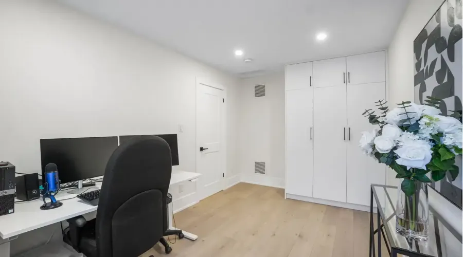 1882 Sherwood Forrest Circle, Mississauga, Ontario, L5K 2E7, Canada, 5 Bedrooms Bedrooms, ,5 BathroomsBathrooms,Residential,For Sale,Sherwood Forrest Circle,1860338