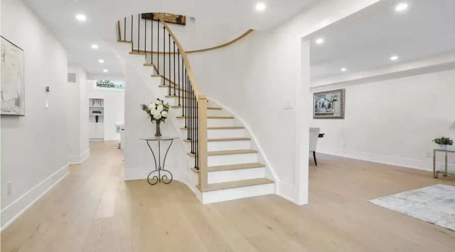 1882 Sherwood Forrest Circle, Mississauga, Ontario, L5K 2E7, Canada, 5 Bedrooms Bedrooms, ,5 BathroomsBathrooms,Residential,For Sale,Sherwood Forrest Circle,1860338