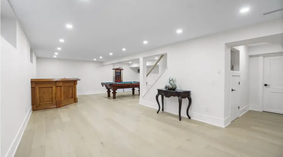 1882 Sherwood Forrest Circle, Mississauga, Ontario, L5K 2E7, Canada, 5 Bedrooms Bedrooms, ,5 BathroomsBathrooms,Residential,For Sale,Sherwood Forrest Circle,1860338