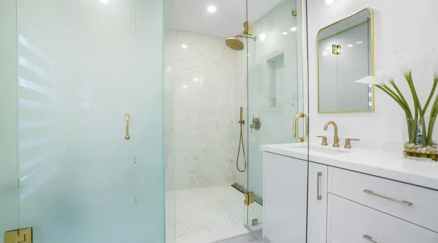 1882 Sherwood Forrest Circle, Mississauga, Ontario, L5K 2E7, Canada, 5 Bedrooms Bedrooms, ,5 BathroomsBathrooms,Residential,For Sale,Sherwood Forrest Circle,1860338