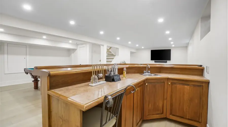 1882 Sherwood Forrest Circle, Mississauga, Ontario, L5K 2E7, Canada, 5 Bedrooms Bedrooms, ,5 BathroomsBathrooms,Residential,For Sale,Sherwood Forrest Circle,1860338