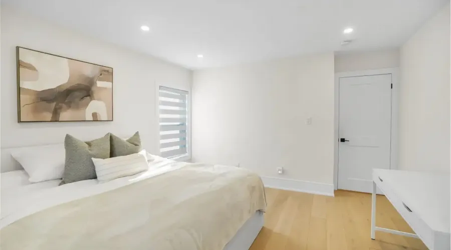 1882 Sherwood Forrest Circle, Mississauga, Ontario, L5K 2E7, Canada, 5 Bedrooms Bedrooms, ,5 BathroomsBathrooms,Residential,For Sale,Sherwood Forrest Circle,1860338