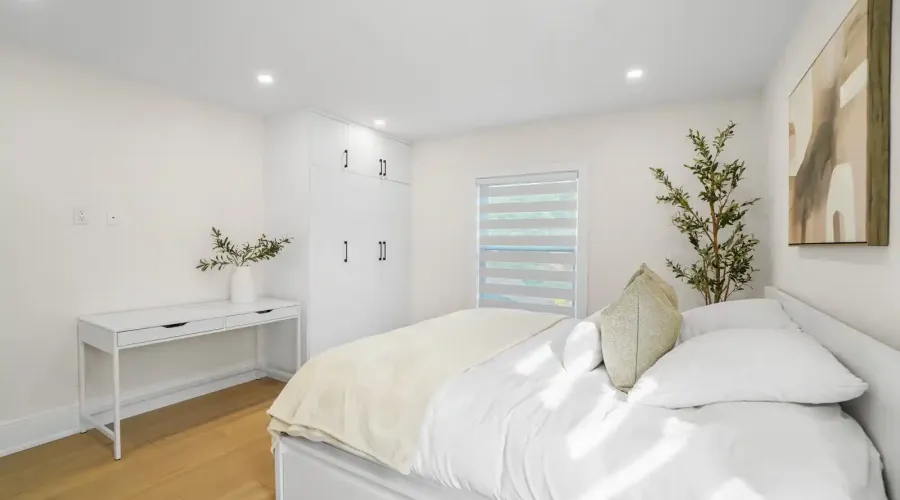 1882 Sherwood Forrest Circle, Mississauga, Ontario, L5K 2E7, Canada, 5 Bedrooms Bedrooms, ,5 BathroomsBathrooms,Residential,For Sale,Sherwood Forrest Circle,1860338