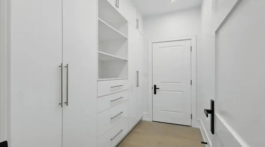 170 Woodhaven Park Drive, Oakville, Ontario, L6L 4K6, Canada, 4 Bedrooms Bedrooms, ,6 BathroomsBathrooms,Residential,For Sale,Woodhaven Park Drive,1862922
