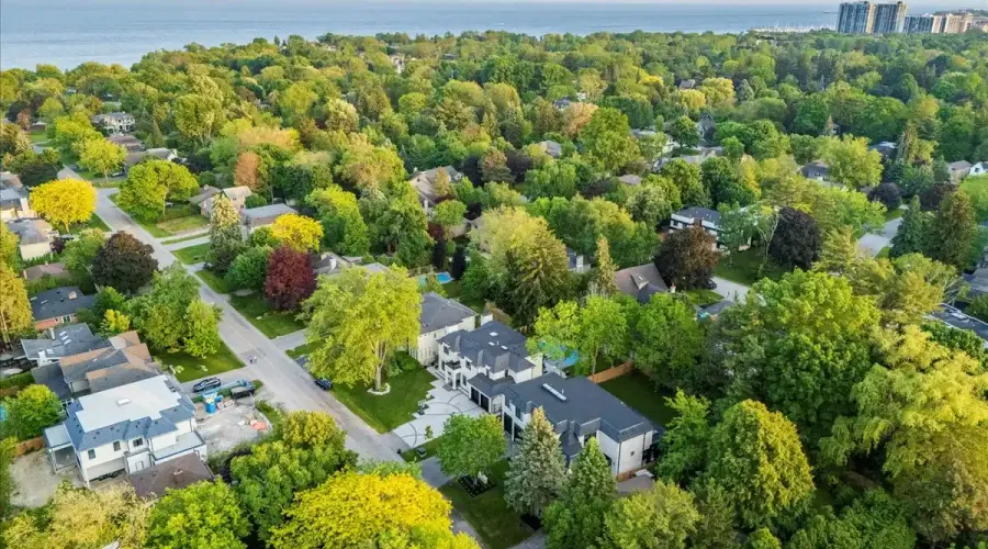170 Woodhaven Park Drive, Oakville, Ontario, L6L 4K6, Canada, 4 Bedrooms Bedrooms, ,6 BathroomsBathrooms,Residential,For Sale,Woodhaven Park Drive,1862922
