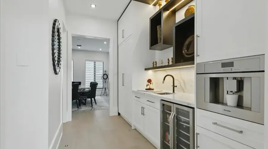 170 Woodhaven Park Drive, Oakville, Ontario, L6L 4K6, Canada, 4 Bedrooms Bedrooms, ,6 BathroomsBathrooms,Residential,For Sale,Woodhaven Park Drive,1862922