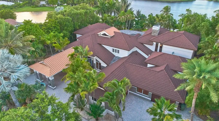 2941 Paddock Ln, Weston, Florida, 33331, United States, 7 Bedrooms Bedrooms, ,8 BathroomsBathrooms,Single family home,For Sale,Paddock Ln,1867905