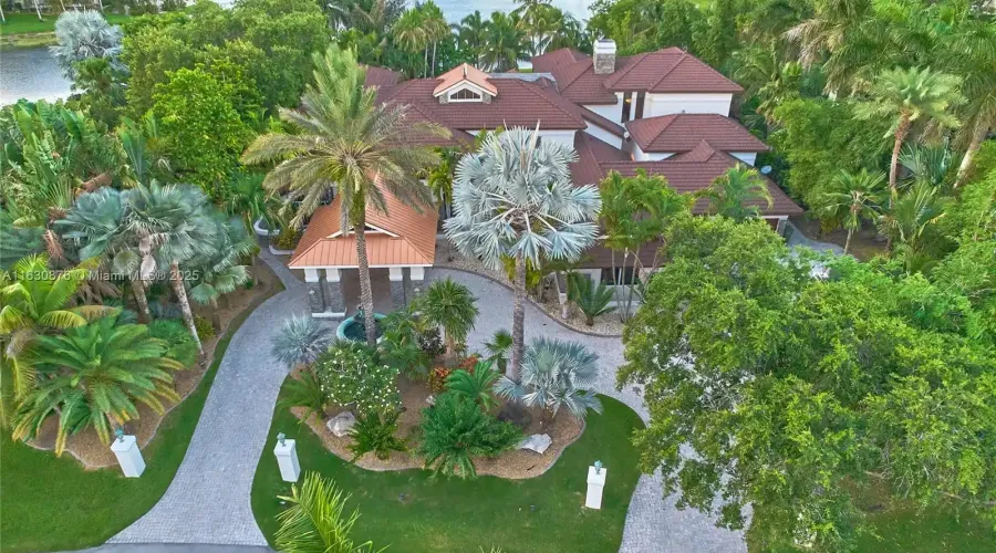 2941 Paddock Ln, Weston, Florida, 33331, United States, 7 Bedrooms Bedrooms, ,8 BathroomsBathrooms,Single family home,For Sale,Paddock Ln,1867905
