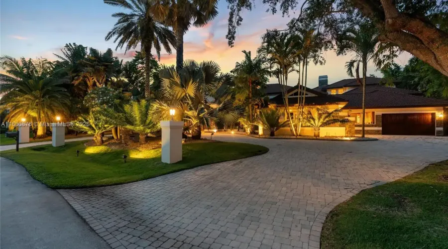 2941 Paddock Ln, Weston, Florida, 33331, United States, 7 Bedrooms Bedrooms, ,8 BathroomsBathrooms,Single family home,For Sale,Paddock Ln,1867905