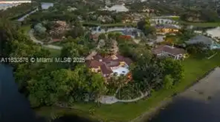 2941 Paddock Ln, Weston, Florida, 33331, United States, 7 Bedrooms Bedrooms, ,8 BathroomsBathrooms,Single family home,For Sale,Paddock Ln,1867905