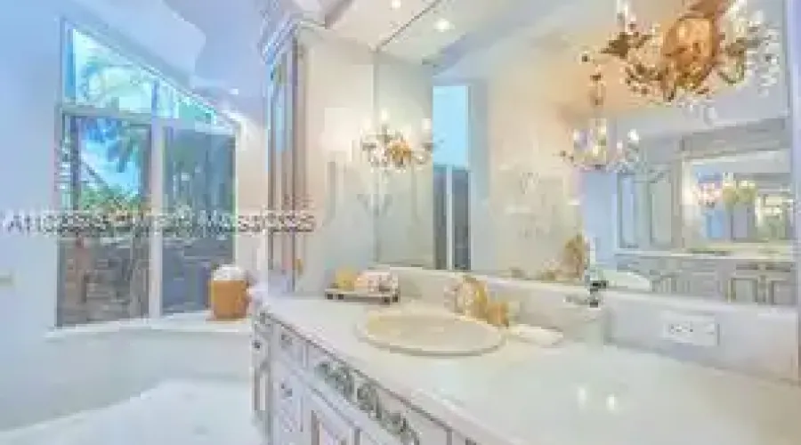 2941 Paddock Ln, Weston, Florida, 33331, United States, 7 Bedrooms Bedrooms, ,8 BathroomsBathrooms,Single family home,For Sale,Paddock Ln,1867905