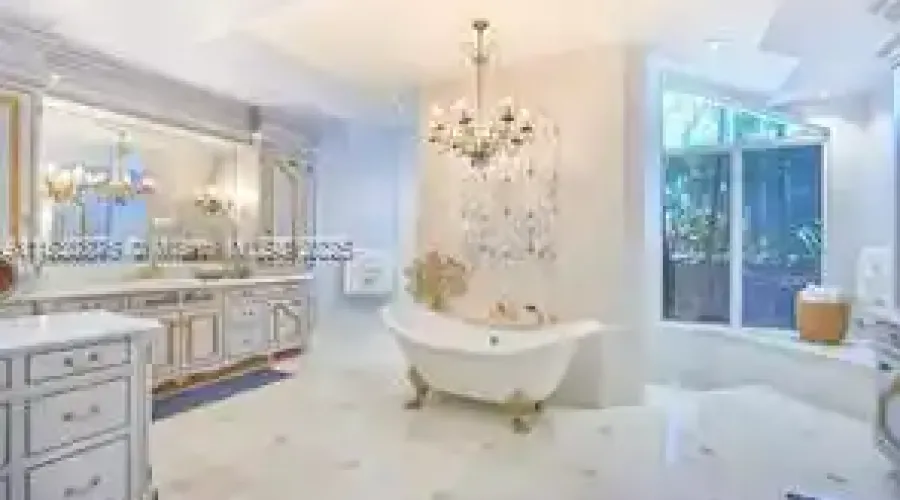 2941 Paddock Ln, Weston, Florida, 33331, United States, 7 Bedrooms Bedrooms, ,8 BathroomsBathrooms,Single family home,For Sale,Paddock Ln,1867905