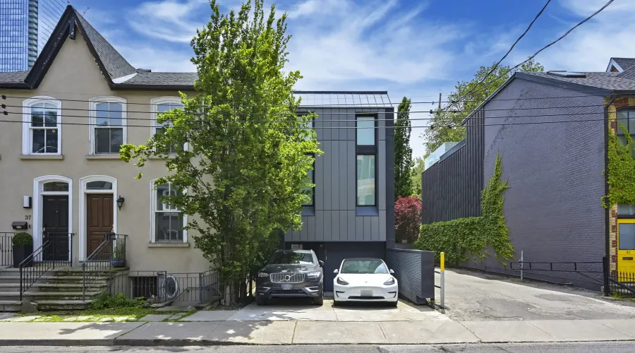 41 Berryman St, Toronto, Ontario, Canada, 3 Bedrooms Bedrooms, ,3 BathroomsBathrooms,Residential,For Sale,Berryman,1867944